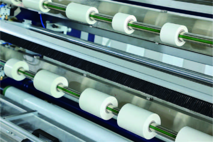 單面膠分切機：如何確保每一卷膠帶分切均勻、無毛邊？