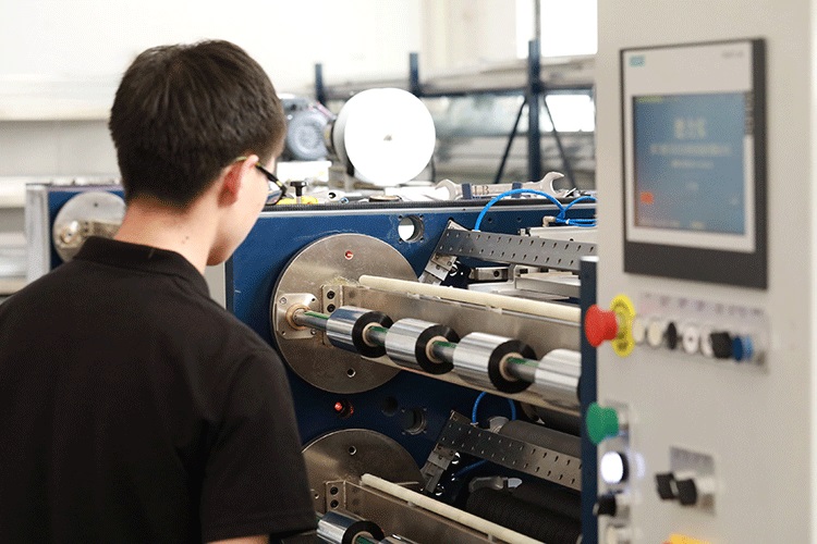 分切機在操作中遇到異常發(fā)生時如何處理