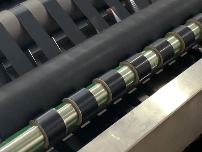 膠帶分切機(jī)：粘性難題，利落解決